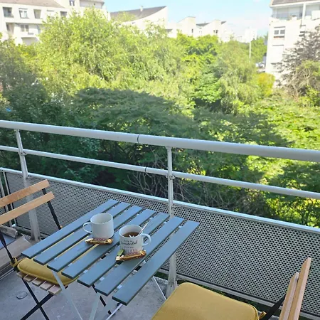Moderne Proche Metro Apartmán