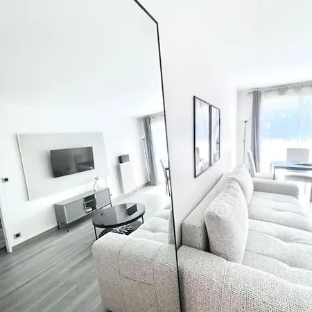 Moderne Proche Metro Apartmán *