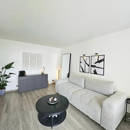 Moderne Proche Metro Apartmán
